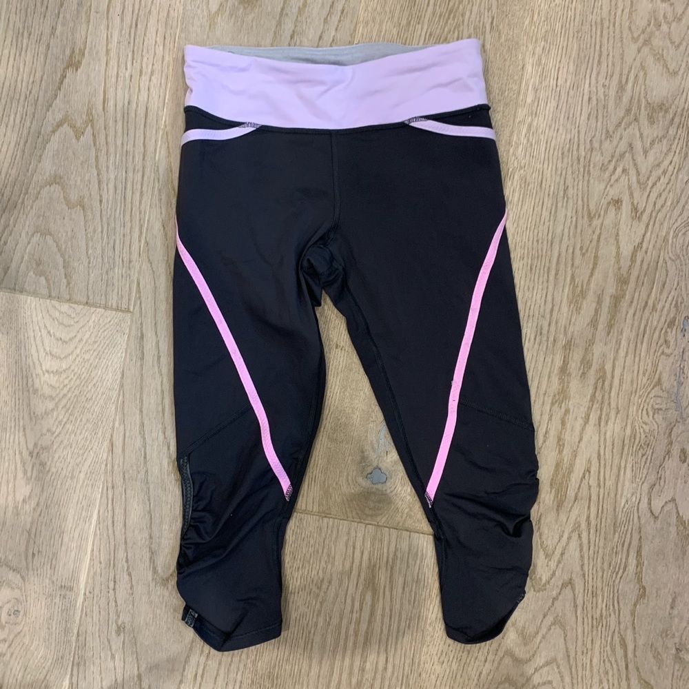 Lululemon grey capris